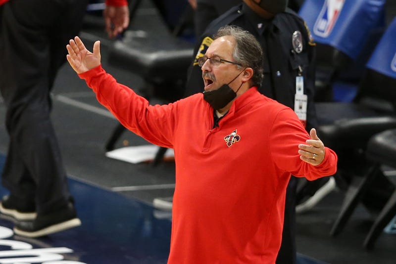 Stan Van Gundy coaches the Pelicans in the Smoothie King Center.