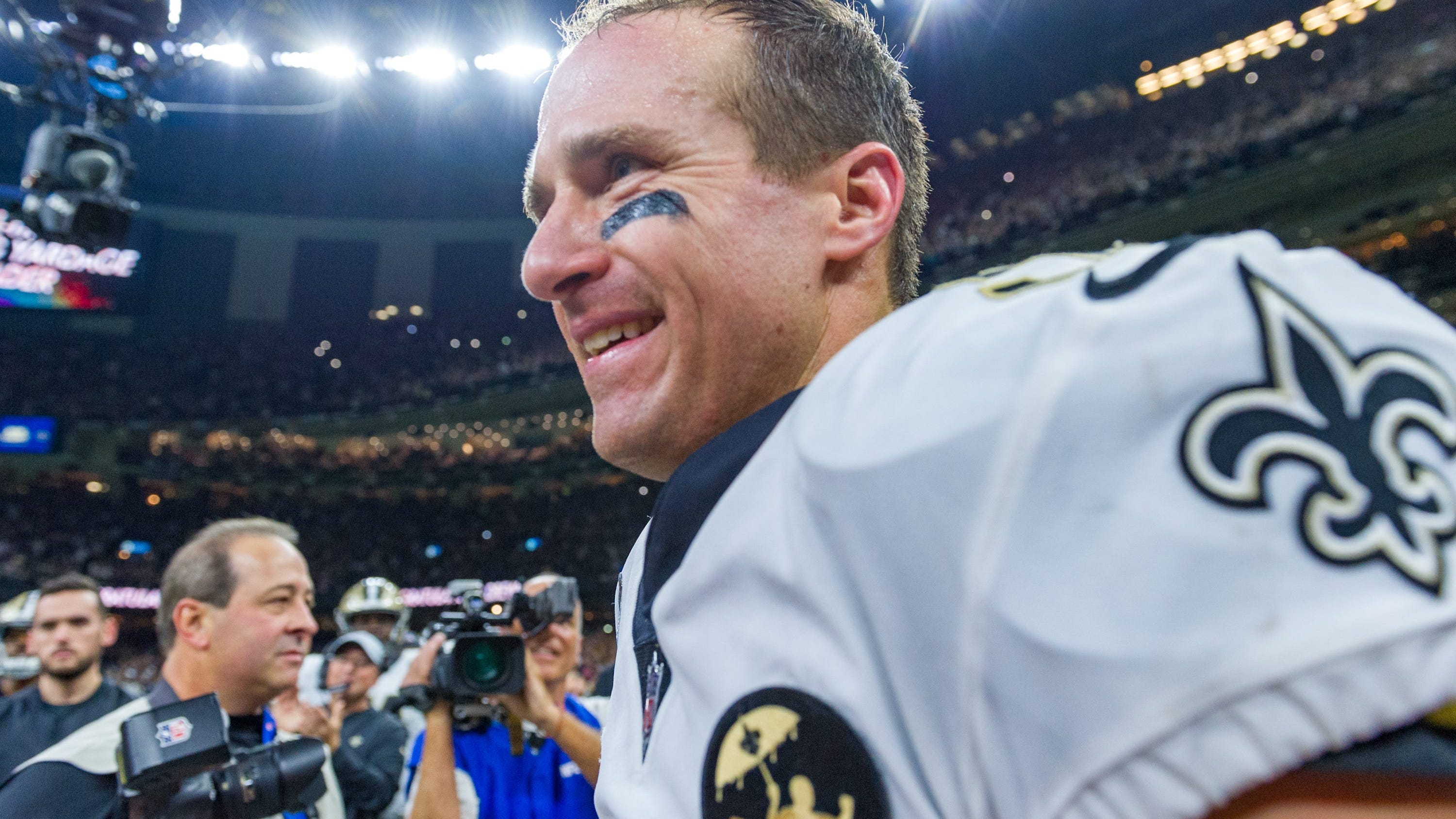 Watch: Saints legend Drew Brees makes debut as SNF analyst