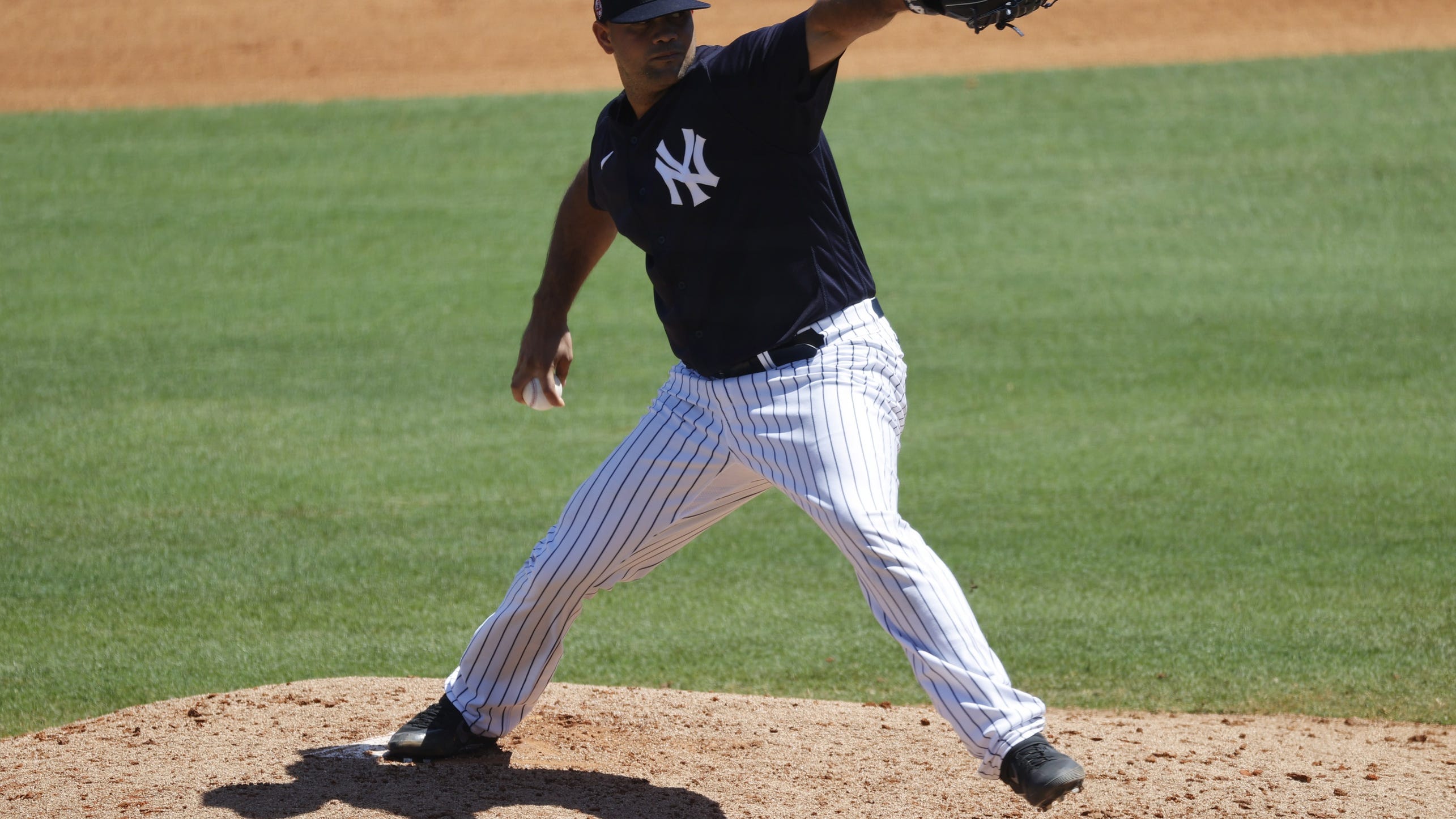 Cardinals sign pitcher Luis García; Carlos Martinez moved to 60-day IL