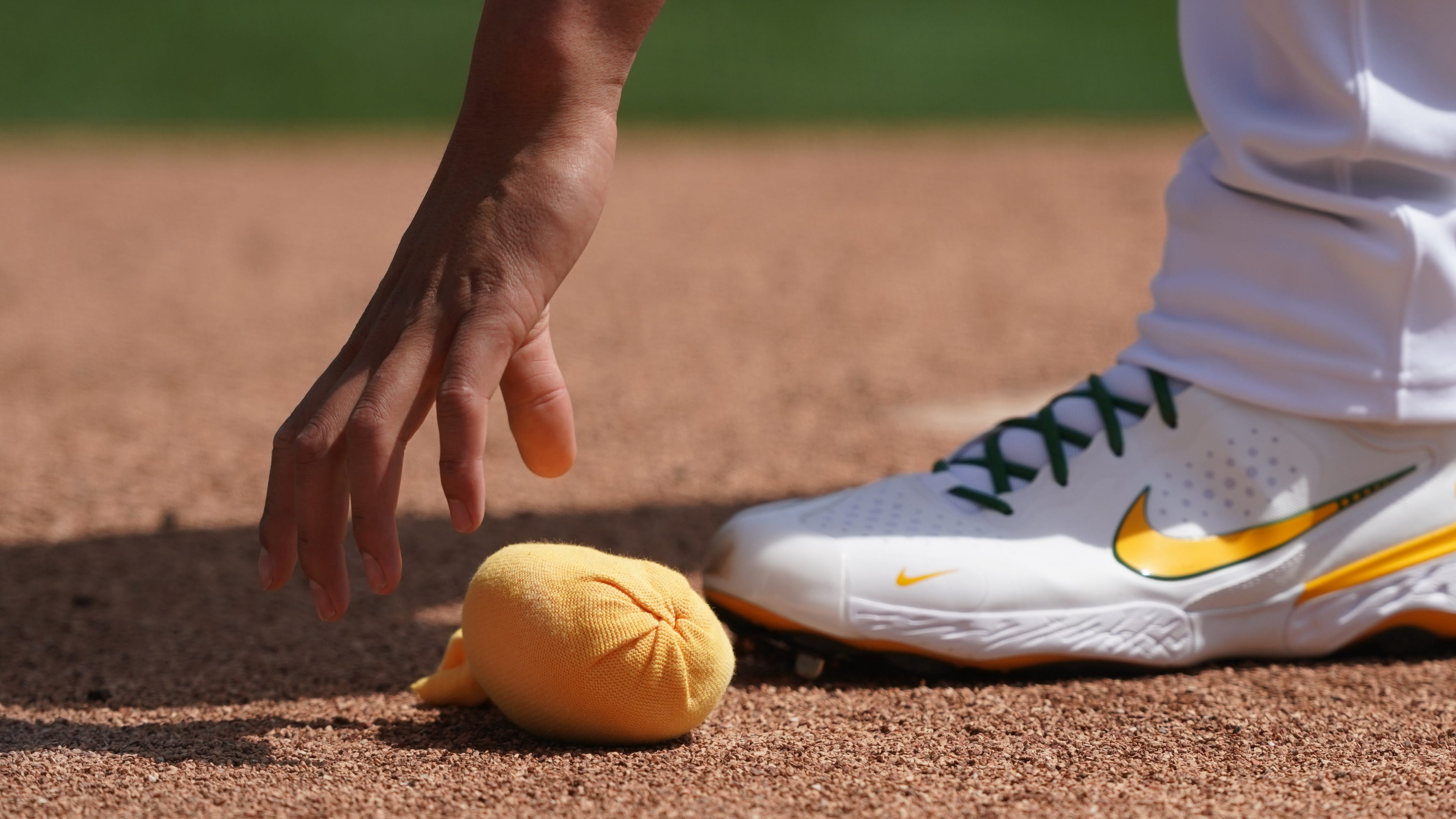 MLB players to face 10-day ban for using foreign substances: report