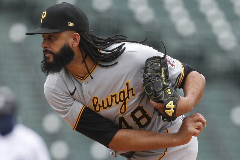 Richard Rodriguez pitching