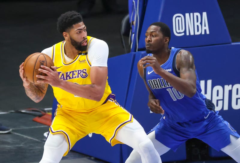 Los Angeles Lakers big man Anthony Davis posting up a defender.