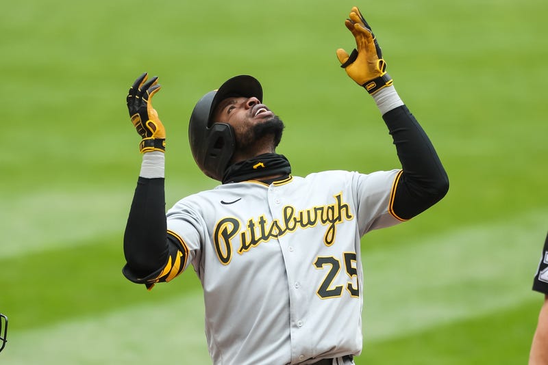 Gregory Polanco looking up