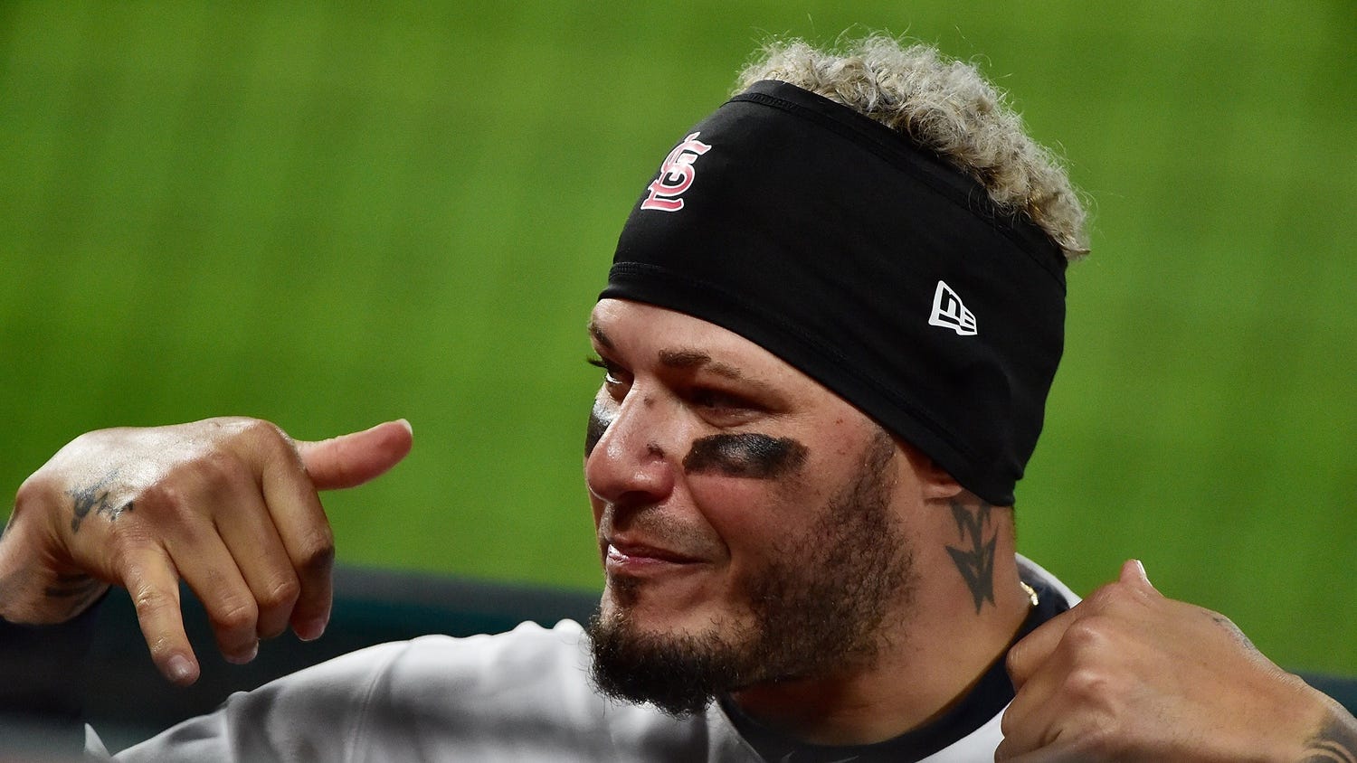 Cardinals hottest hitter Yadier Molina out due to foot injury