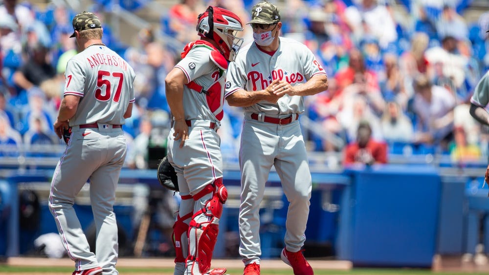 VIDEO: Girardi says all good after dugout spat with Segura