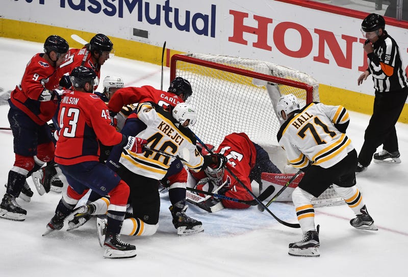 Boston Bruins left wing Taylor Hall (71) scores a goal against the Washington Capitals