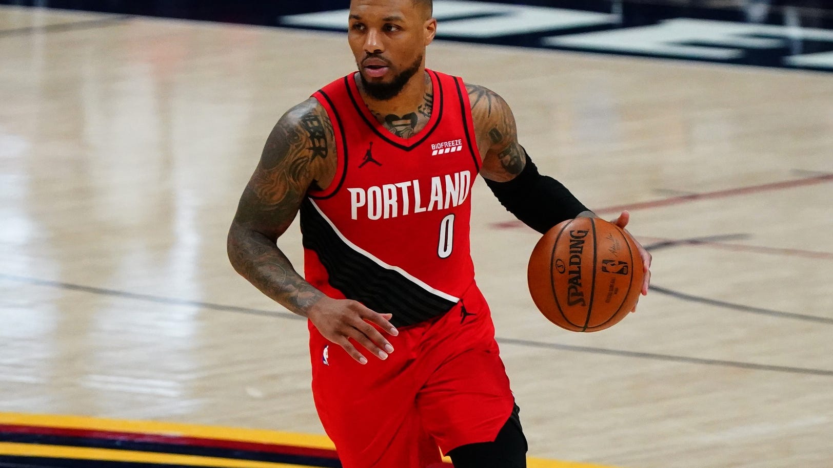Damian Lillard, NBA community react to Mavs negotiations with Nike executive