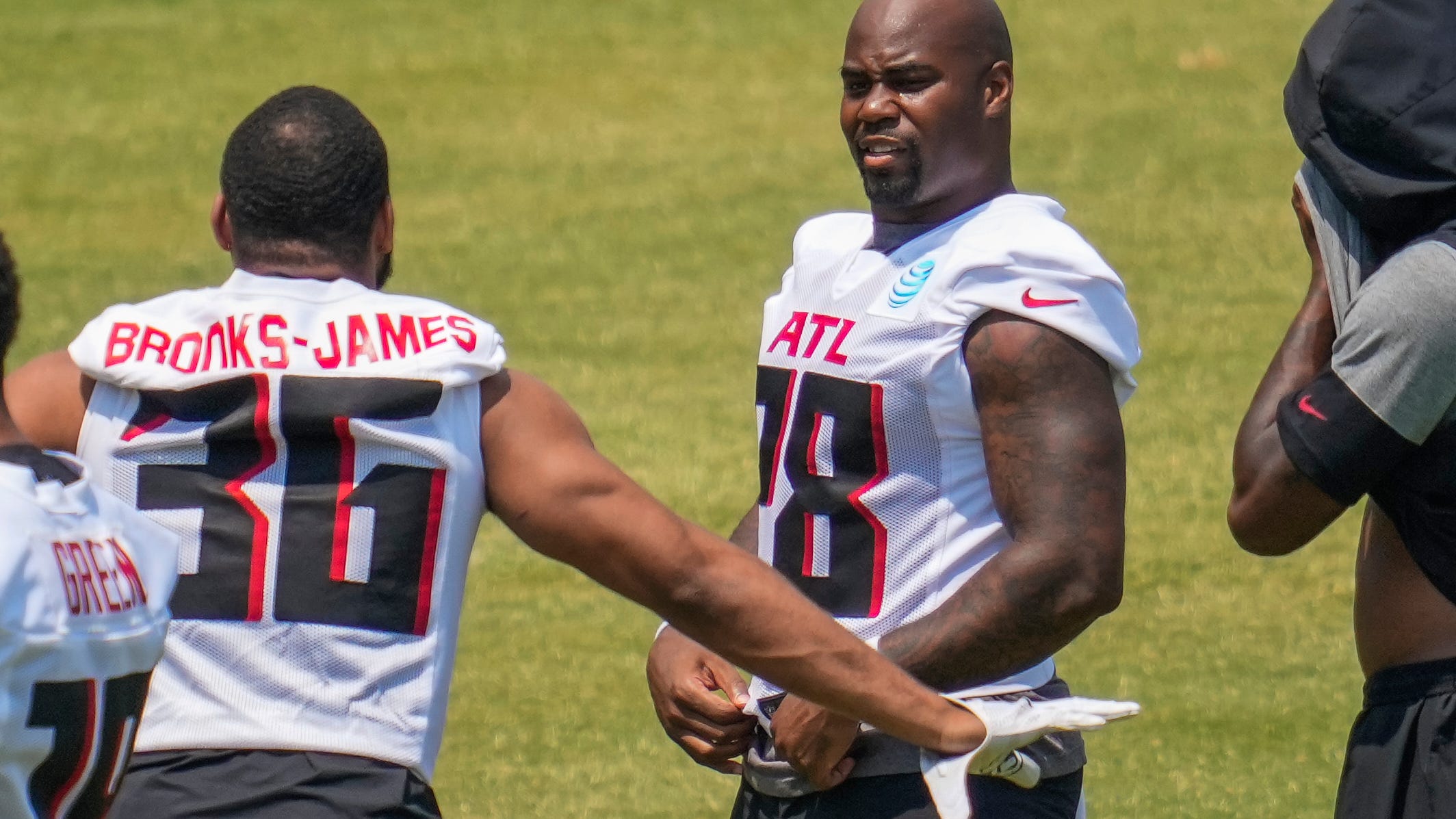 What must happen for Mike Davis, Qadree Ollison to rejuvenate Falcons' run game