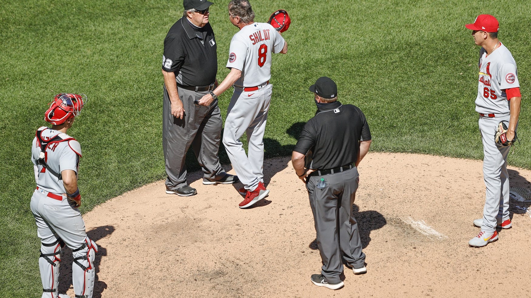 WATCH: Mike Shildt ejected after umpire makes Cardinals pitcher switch hats over smudge