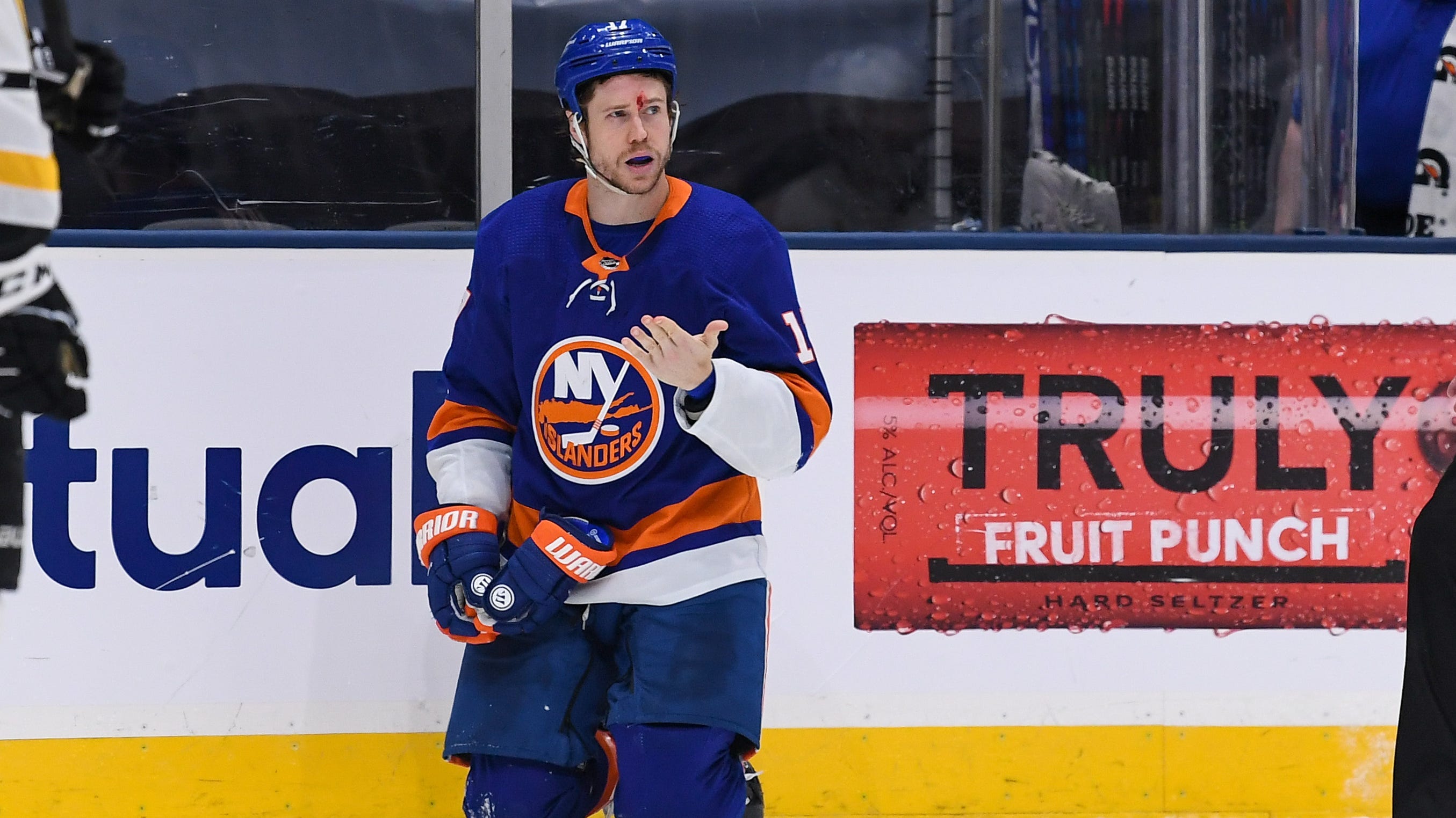Schwartz: For Matt Martin, Long Island is both 'special' and 'home'