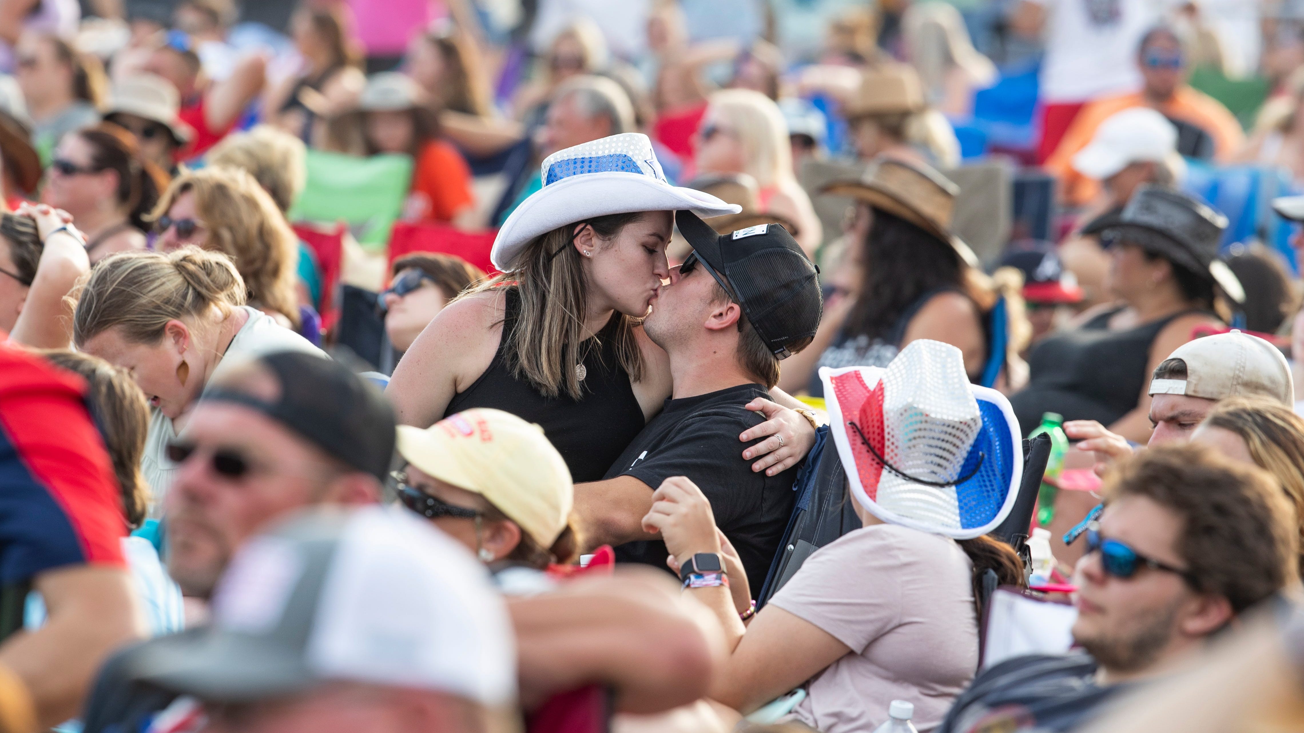Inflation is affecting singles' dating behavior
