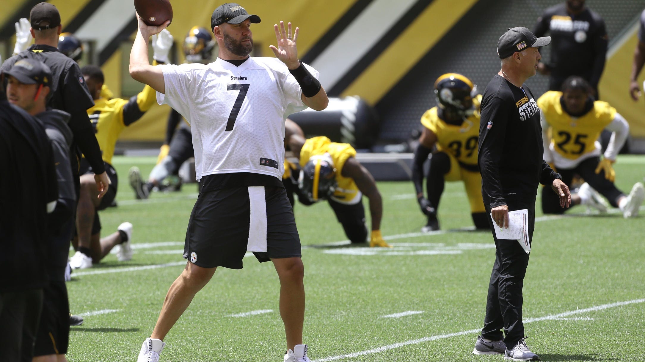 Source: Big Ben's diet 'stricter than Brady's'