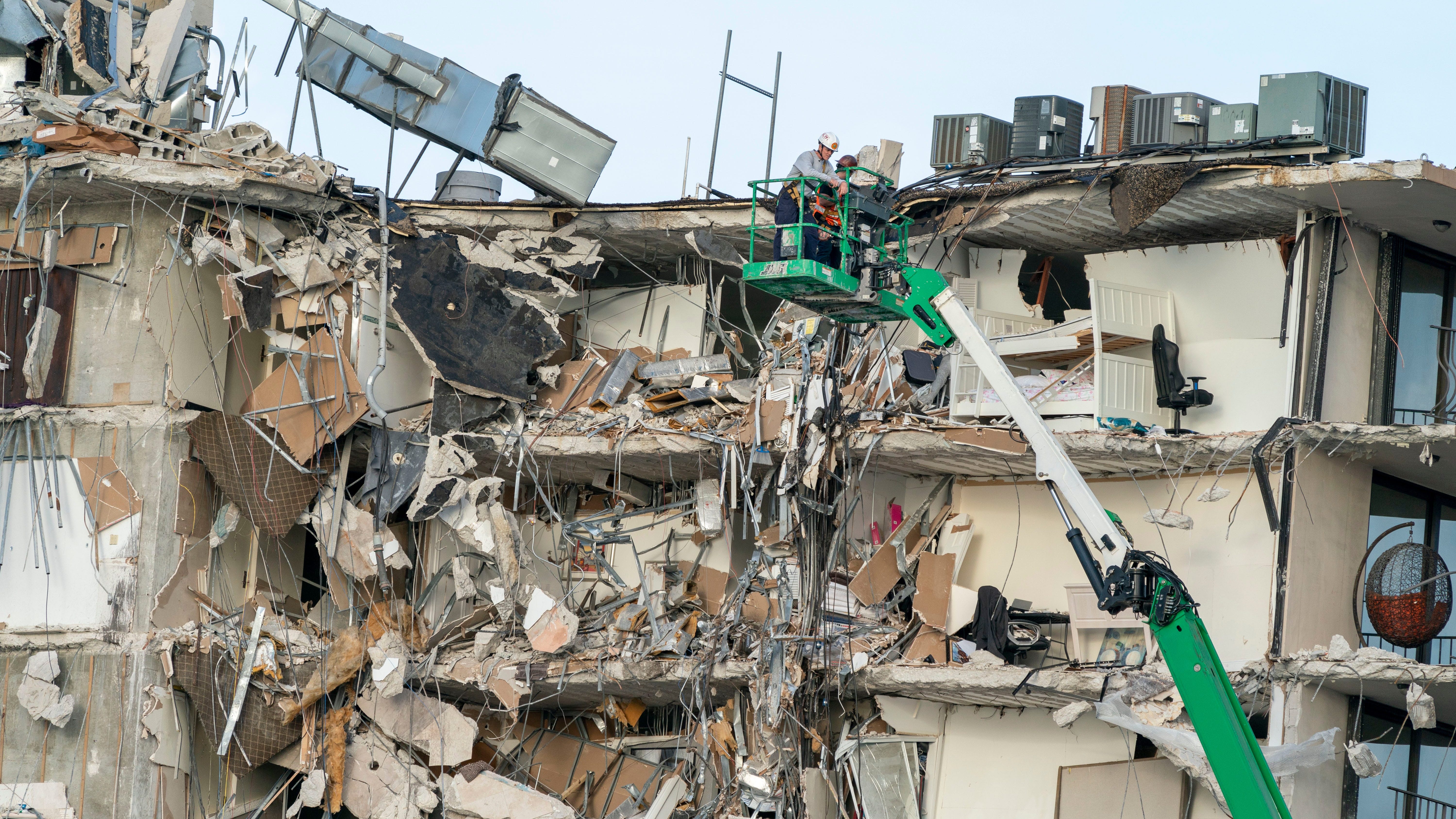 Death count grows as rescue efforts continue at Miami-area condo collapse site