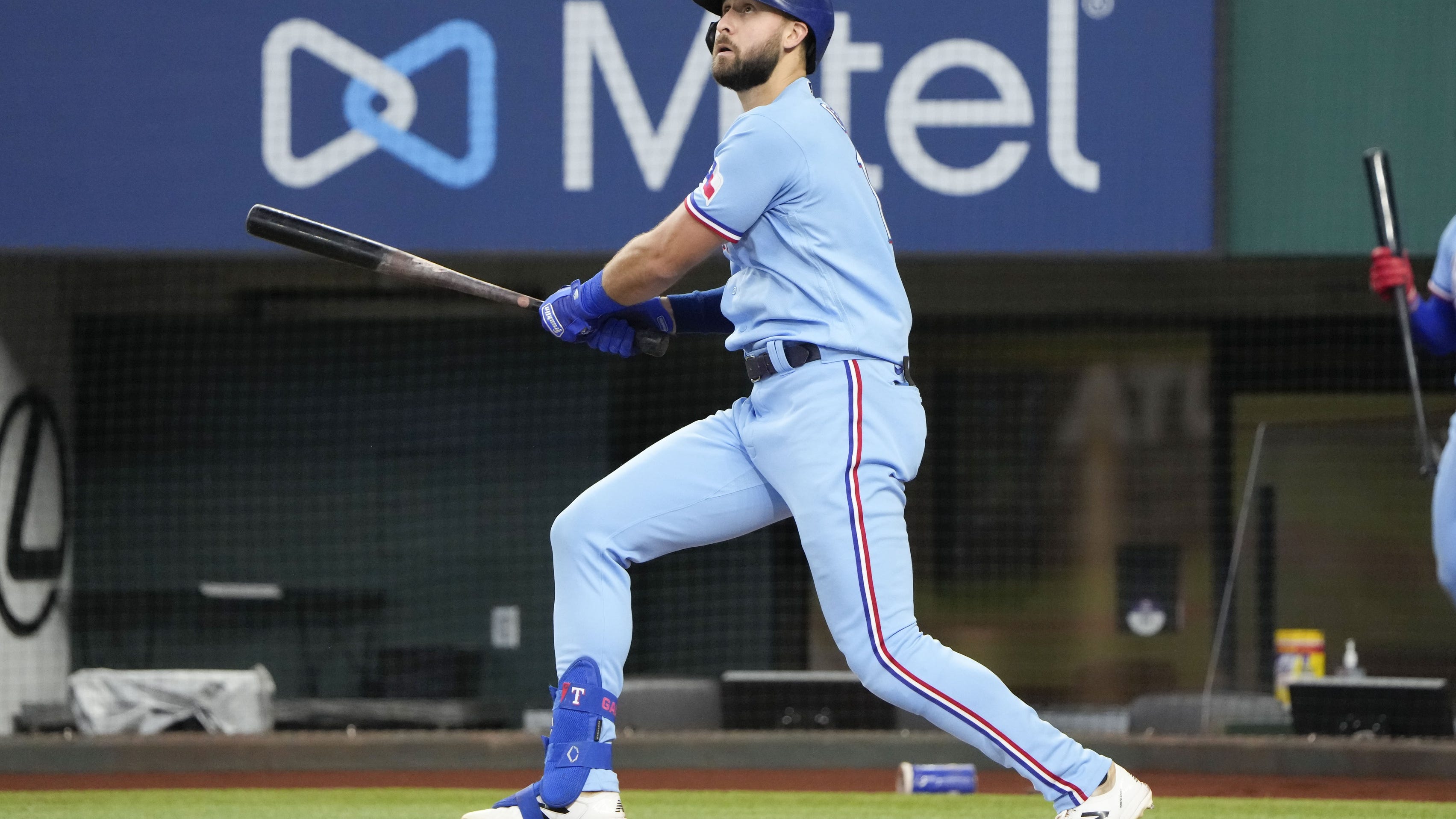 Report: Padres 'might unload for' Rangers OF Joey Gallo