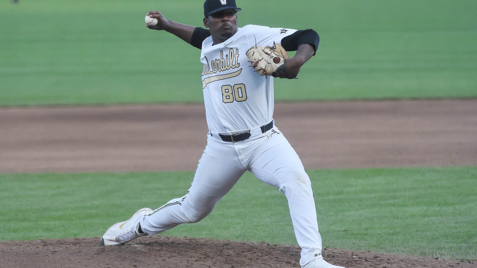 Texas Rangers sign first-round pick Kumar Rocker