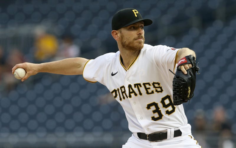 Chad Kuhl pitching