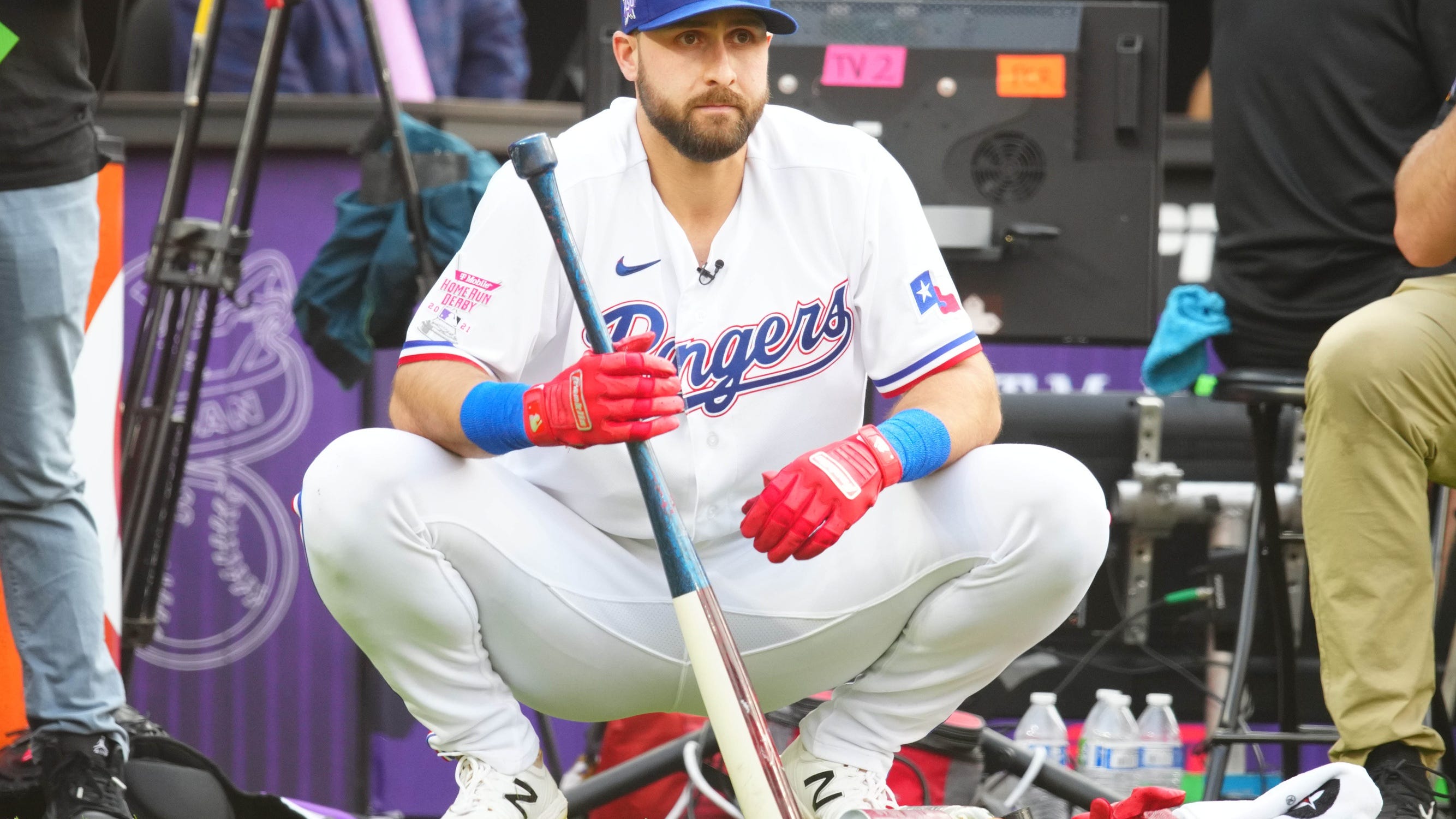 Chris Young says Rangers "won't sell low" on Joey Gallo