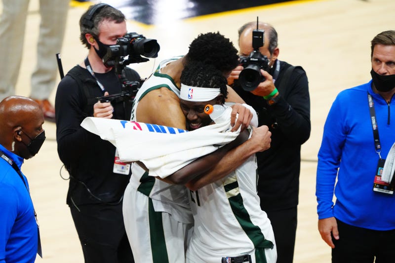 Jrue Holiday, Giannis Antetokounmpo