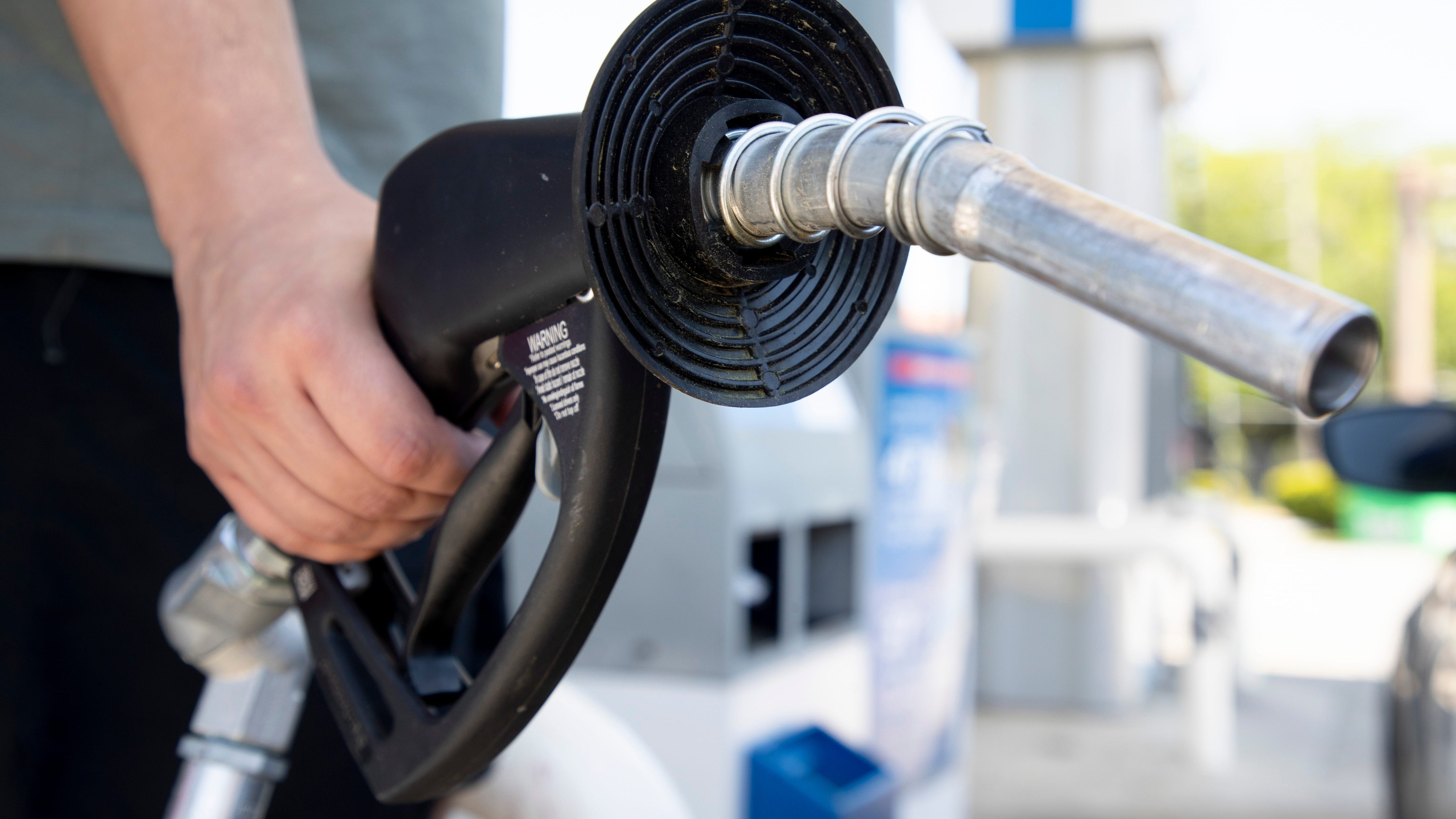 Michigan gas prices decreasing; down 14 cents from last week