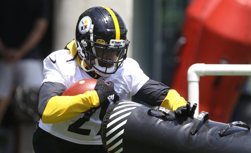 Kalen Ballage in practice