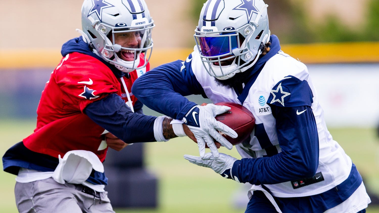 Cowboys RB Ezekiel Elliott on his offseason training, Dak Prescott & more