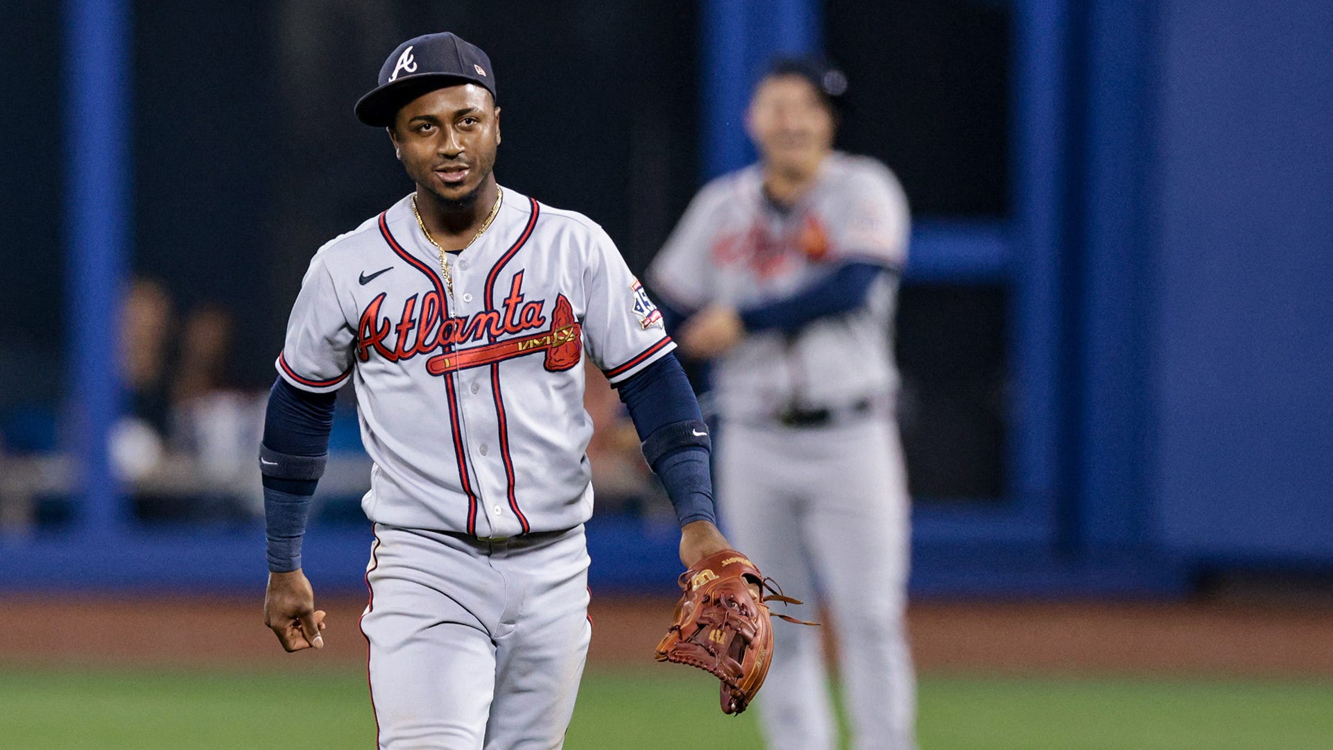 Braves can't stifle their laughter after Ozzie Albies makes horrendous throw vs. Mets