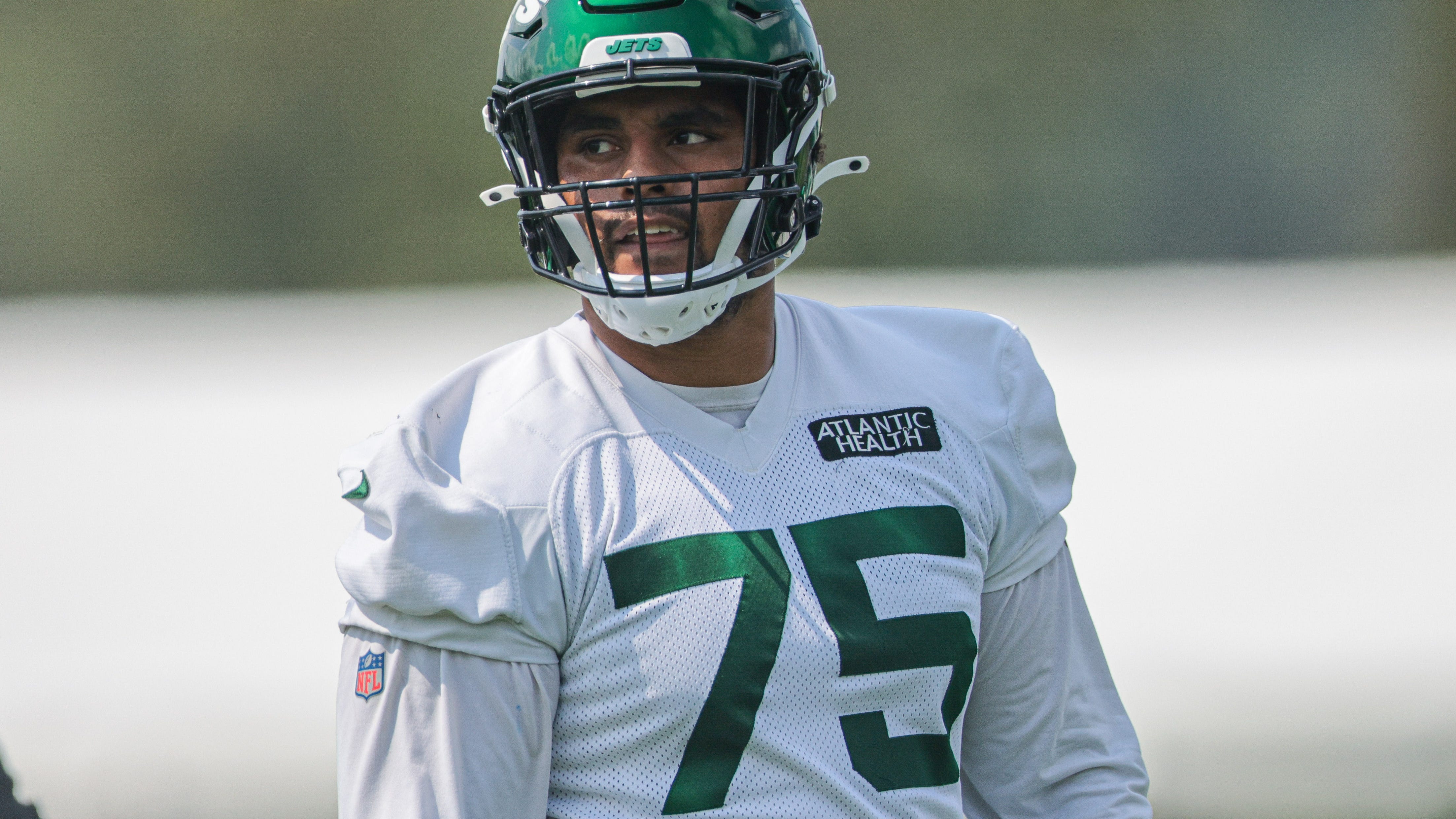 Jets confirm Breece Hall (ACL) and Alijah Vera-Tucker (triceps) out for season