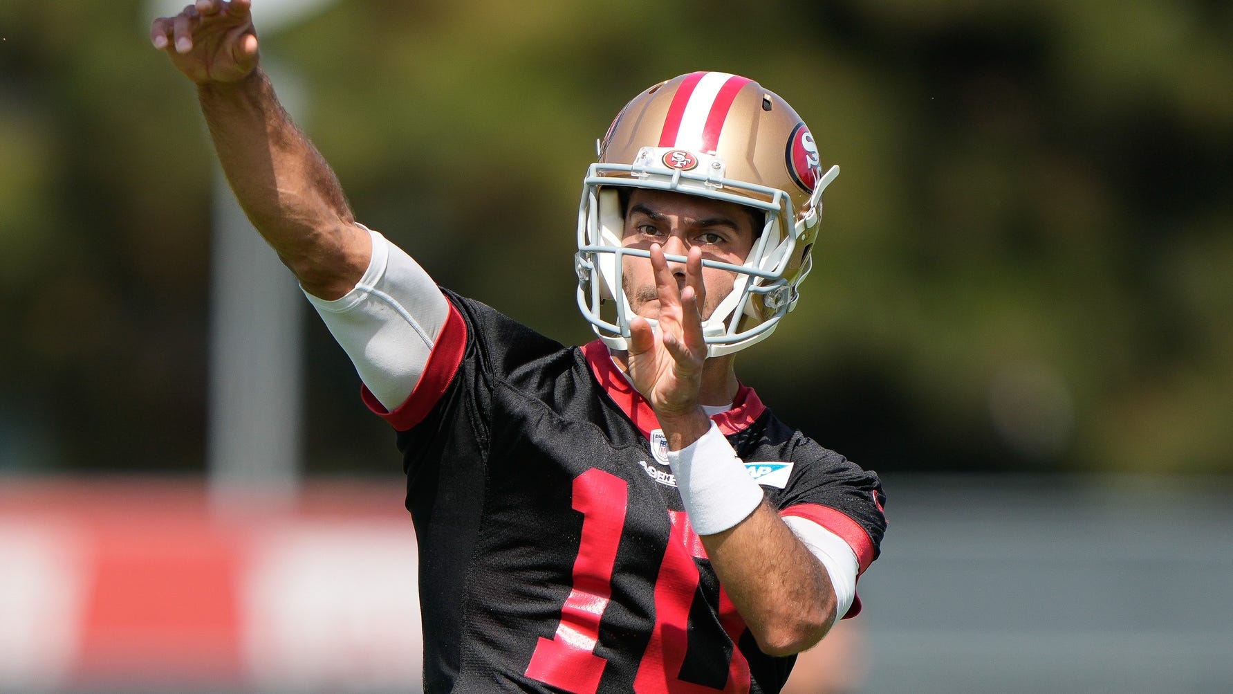 Schefter: Jimmy Garoppolo's agents have permission to seek trade