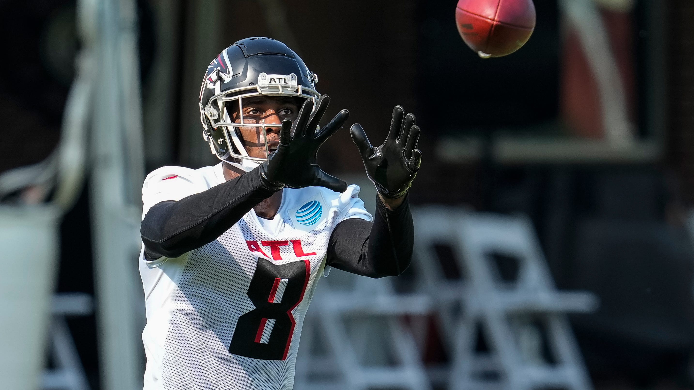 Watch Kyle Pitts repeatedly go beast-mode during Falcons' practice Tuesday