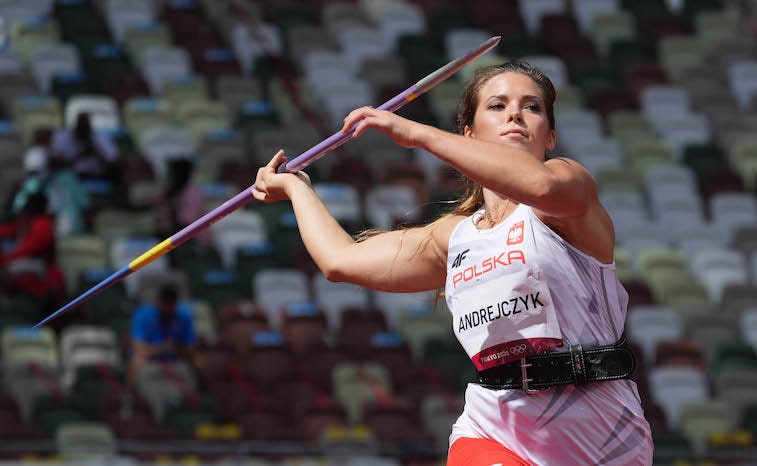 Maria Andrejczyk javelin throw