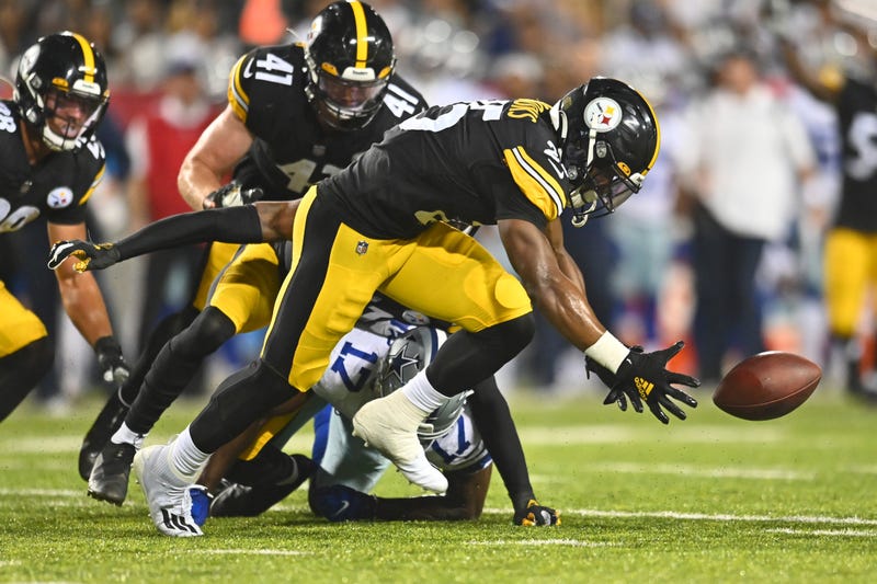 Steelers safety Antoine Brooks Jr. (25) recovers a fumble