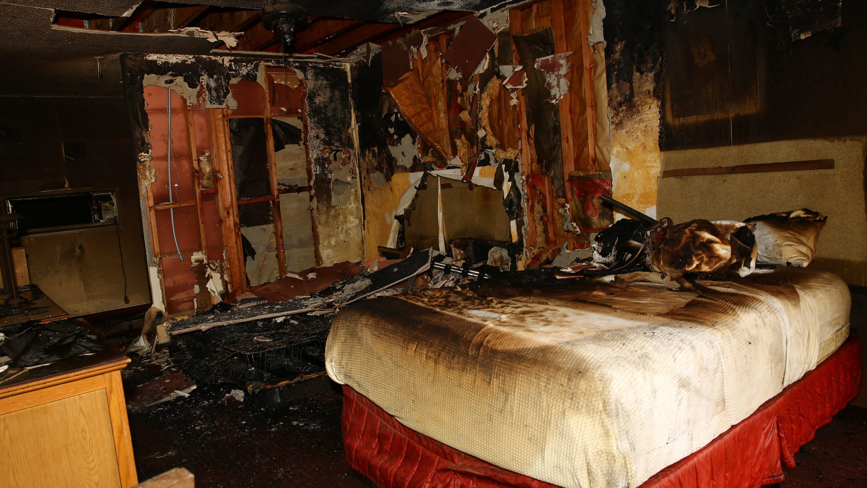 Explosion at Palm Springs hotel leaves one employee injured