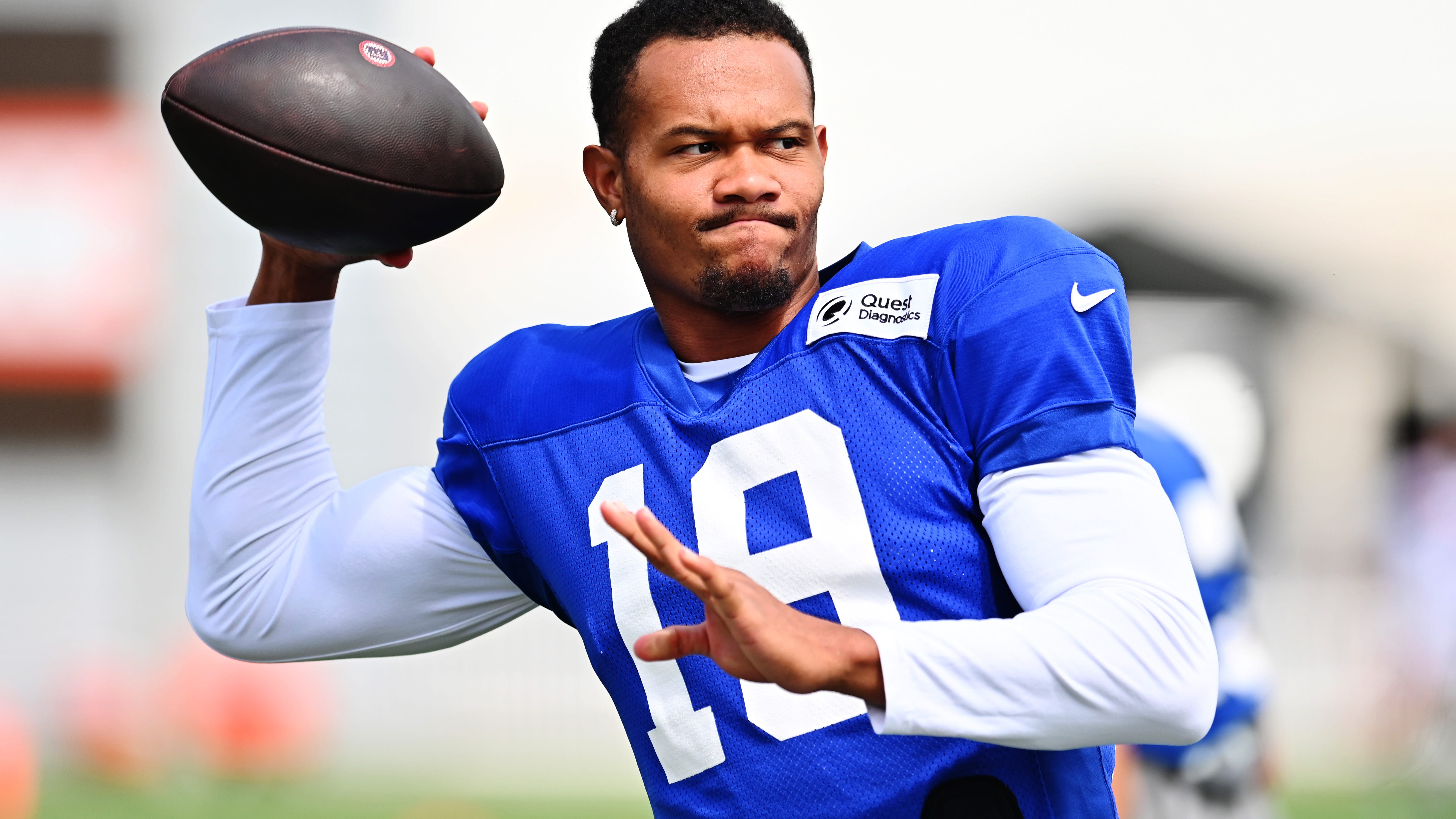 WATCH: Kenny Golladay makes his first catch as a Giant