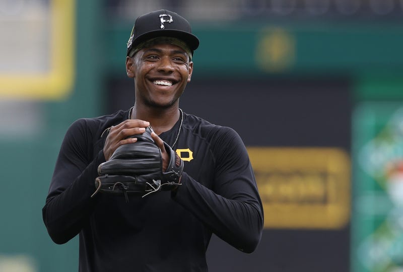 Ke'Bryan Hayes smiling in warm-ups