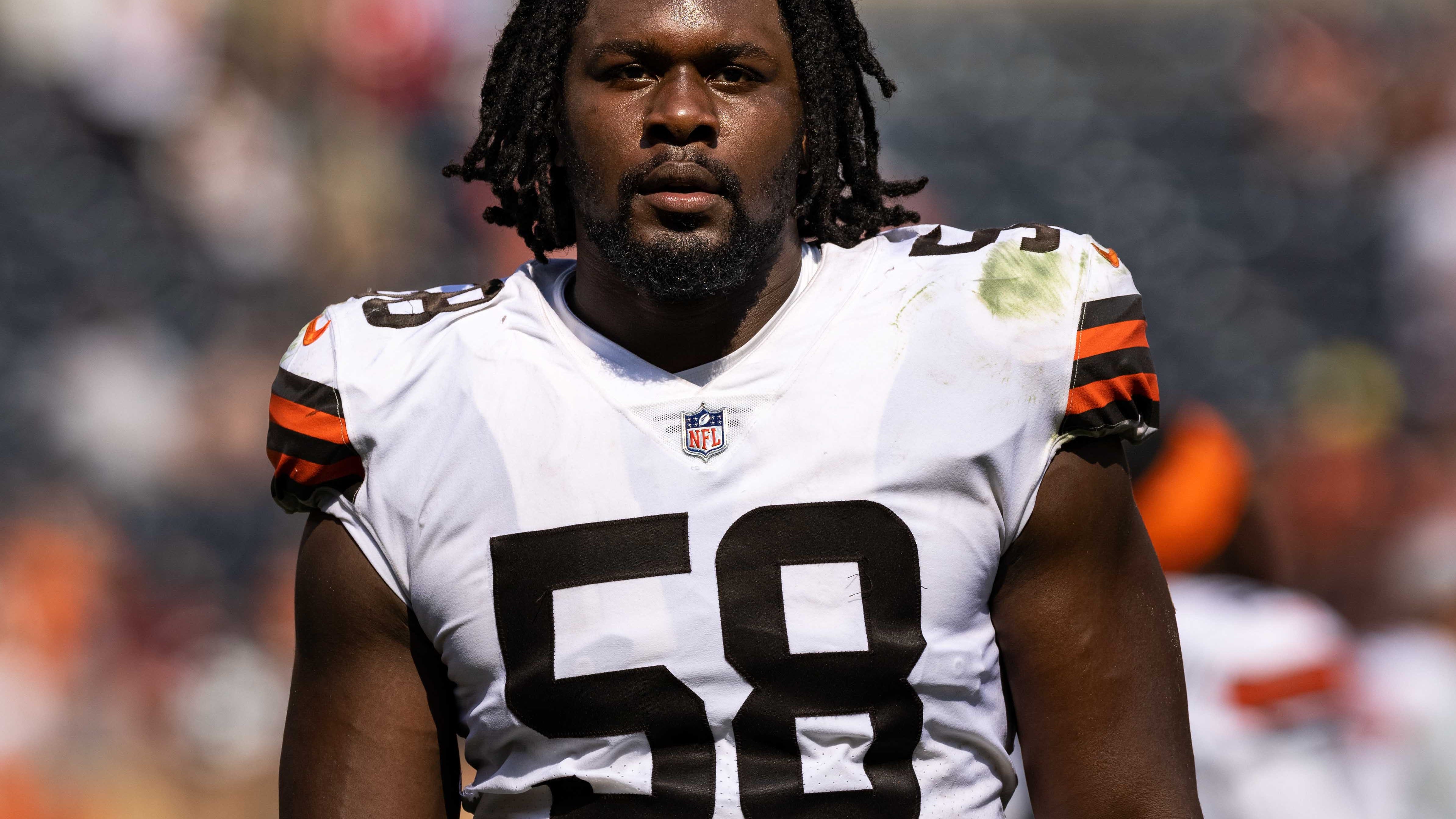 Browns Malik McDowell arrested and charged with indecent exposure, resisting arrest, battery of officer
