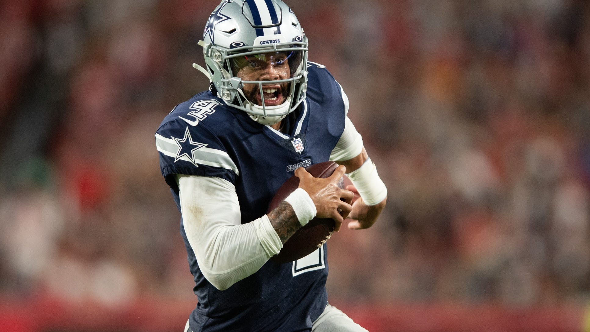 Dak challenges Brady, but Bucs top Cowboys