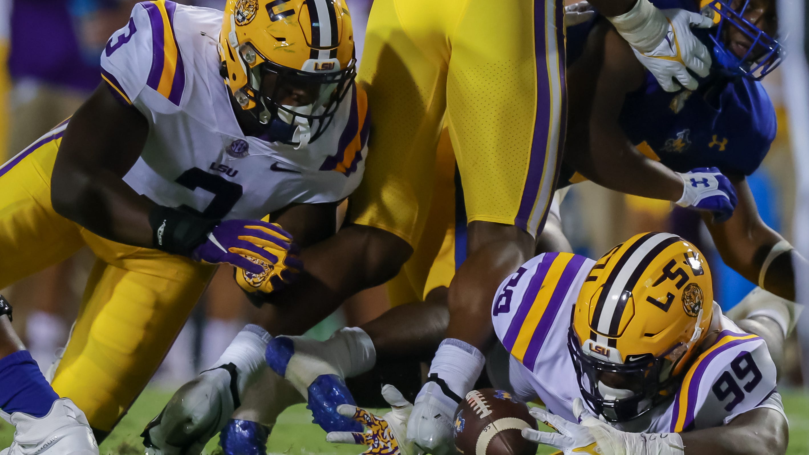 Top 3 takeaways from LSU rout of McNeese: Settling in, sizzling pass-rush and a big leg