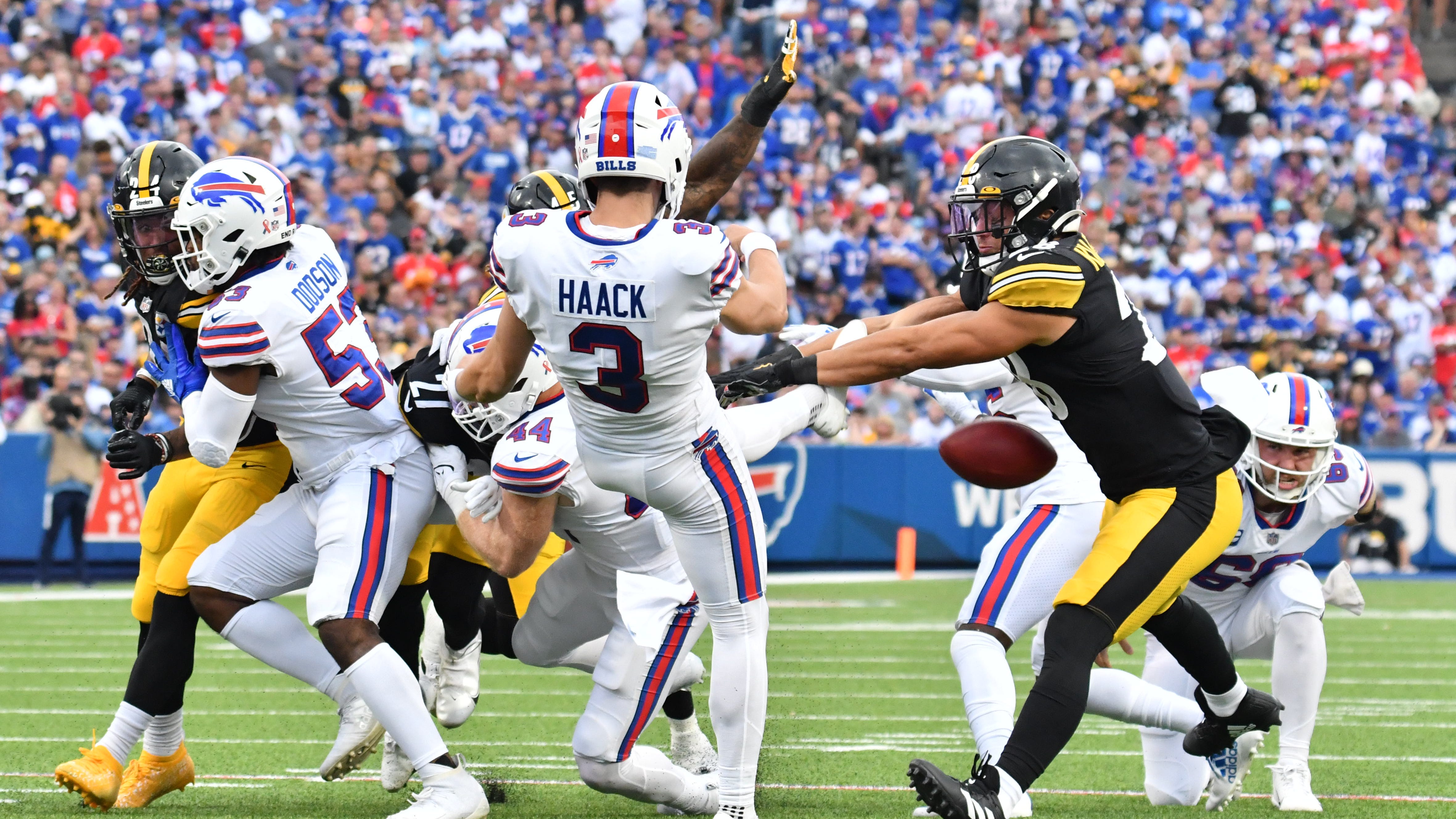 Wilson: Three observations: Bills shoot themselves in foot against Steelers