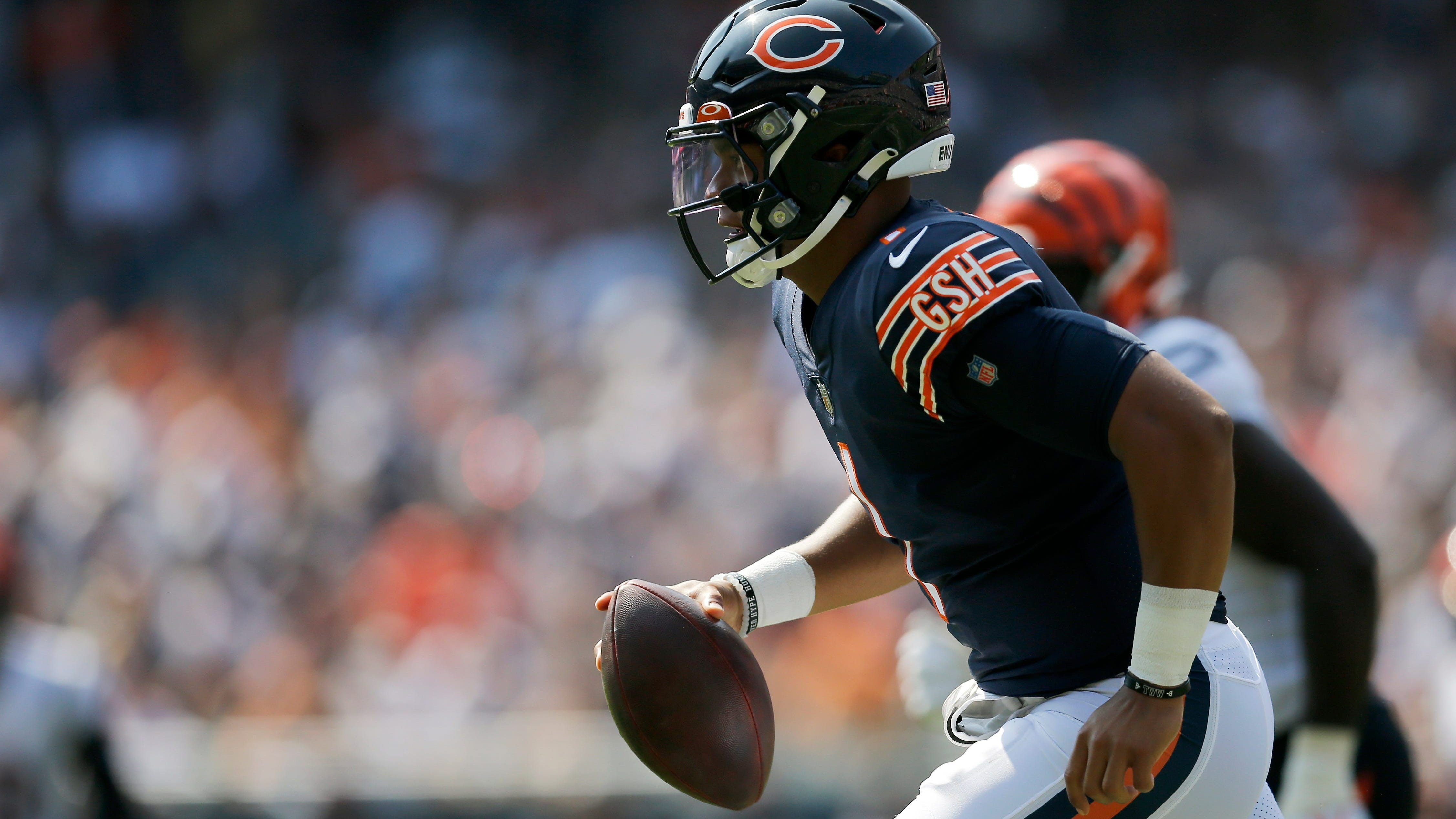 Confident he can improve, Justin Fields inspires belief he's ready to be Bears' starter