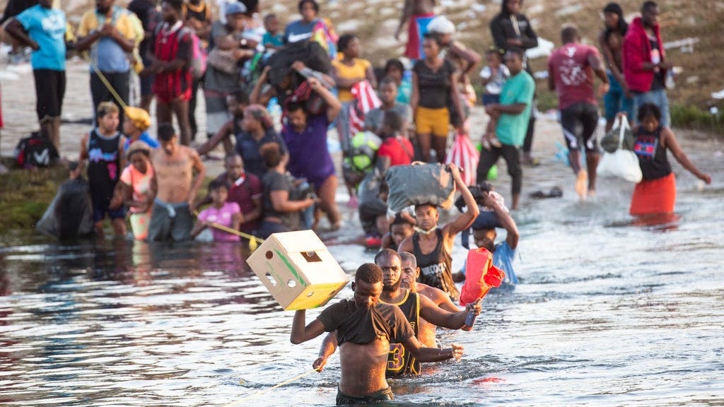 Gov. Abbott asks President Biden to declare federal emergency due to migrant surge