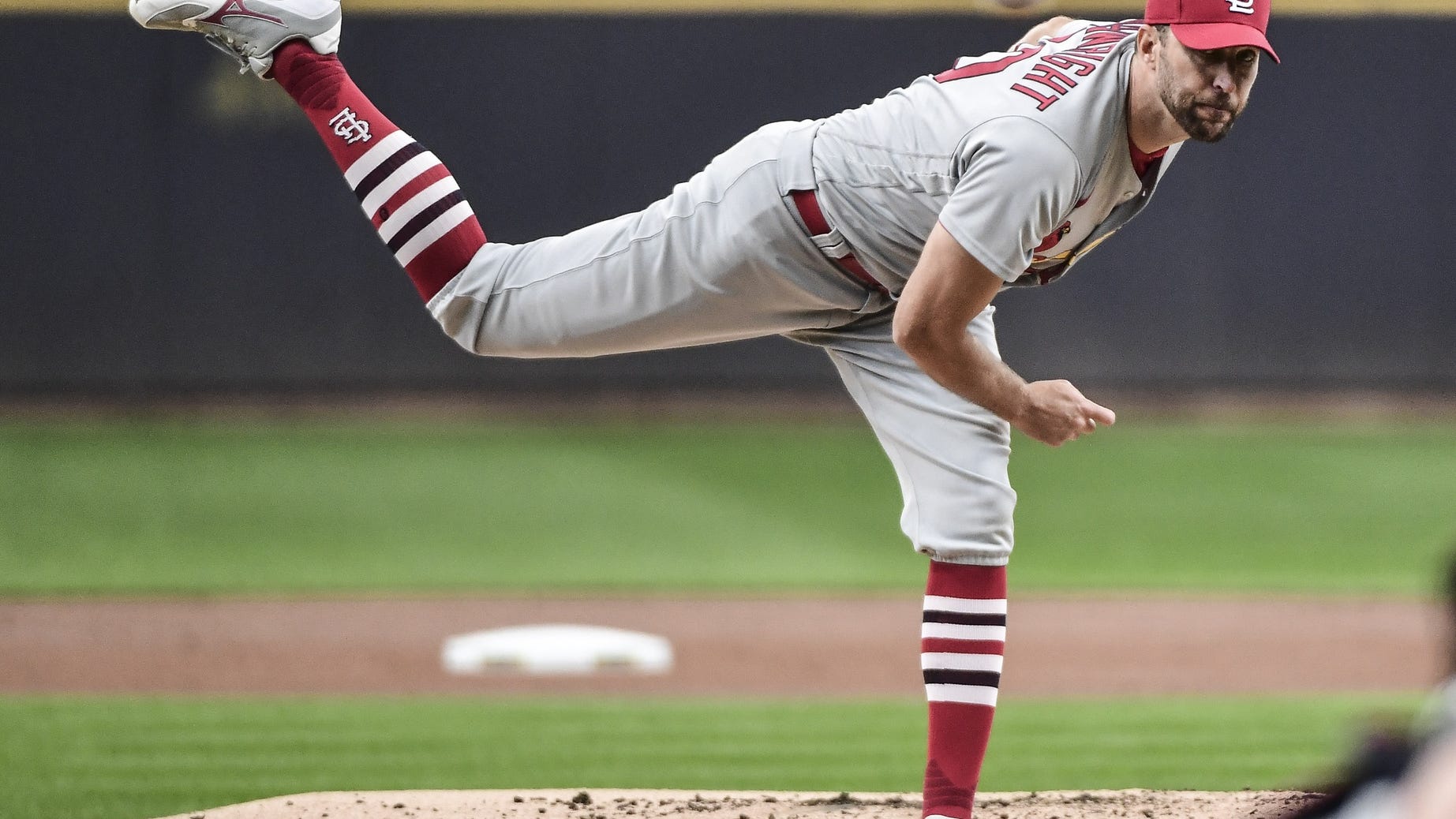 Adam Wainwright joins Bob Gibson as only Cardinals pitchers with 2,000 strikeouts