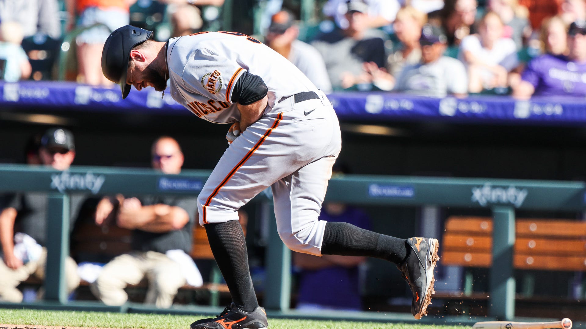 Giants' Brandon Belt has left thumb fracture