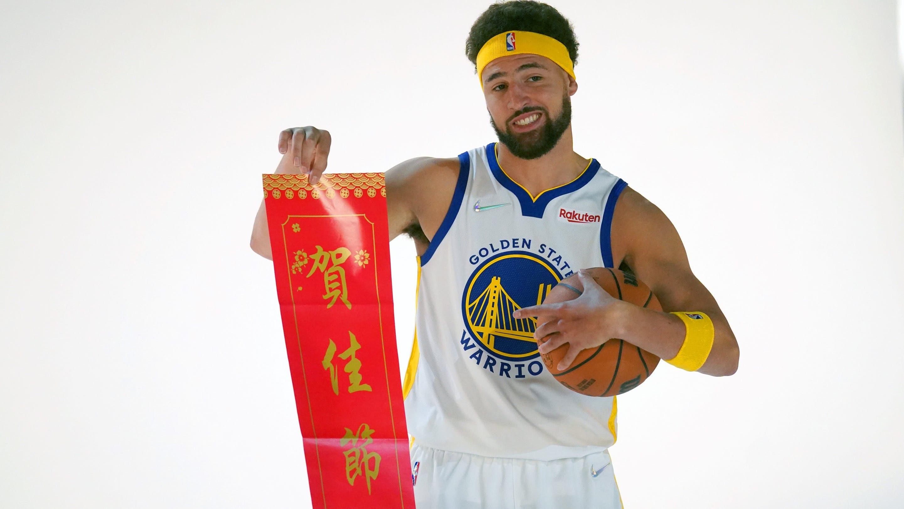 Klay Thompson rocks Jackie Moon jersey at Warriors practice