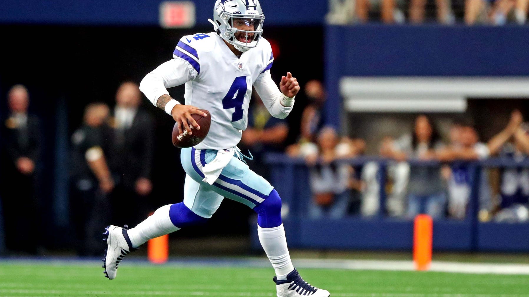 Cowboys "hope" to have Dak Prescott run more in 2022 after limiting QB last season