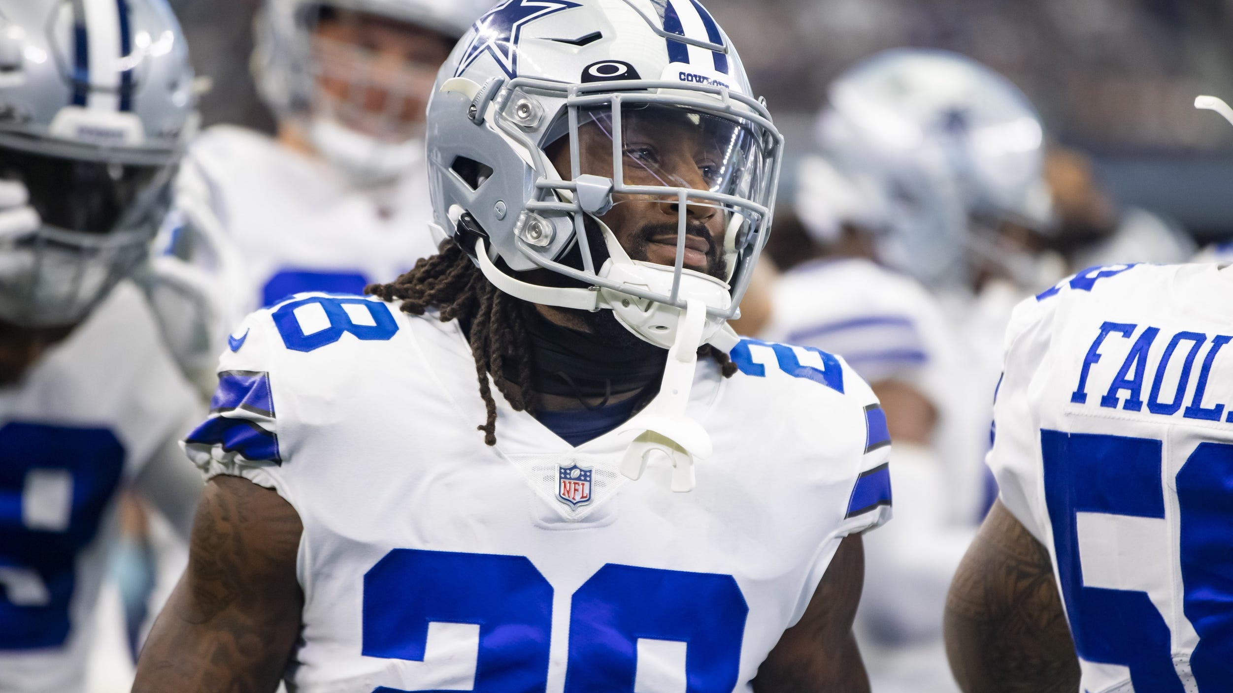 Cowboys re-sign safety Malik Hooker