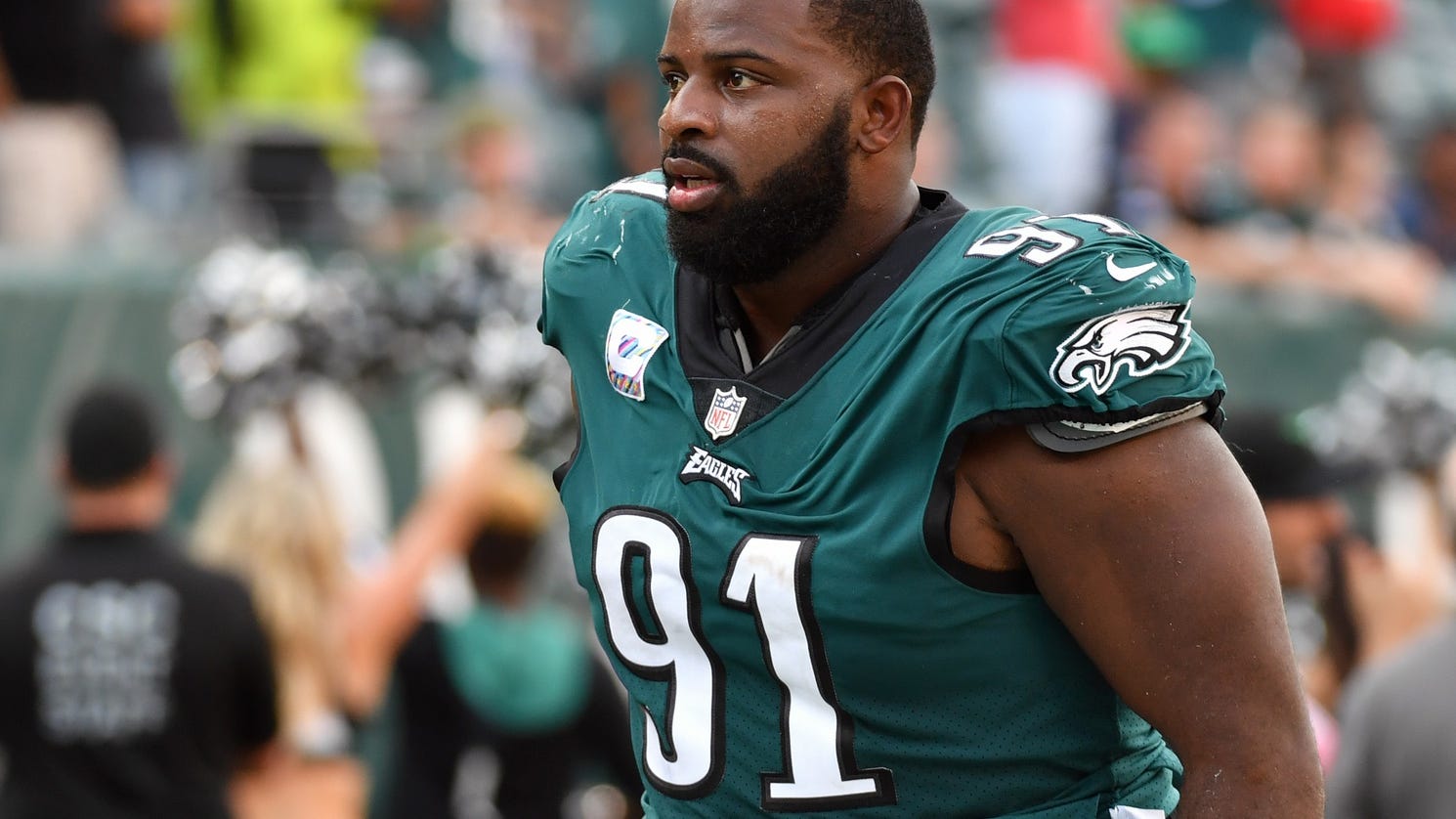 Amid 1-3 Eagles record, Slay rips fans, reporters who 'don't know football;' Cox doesn't feel settled in