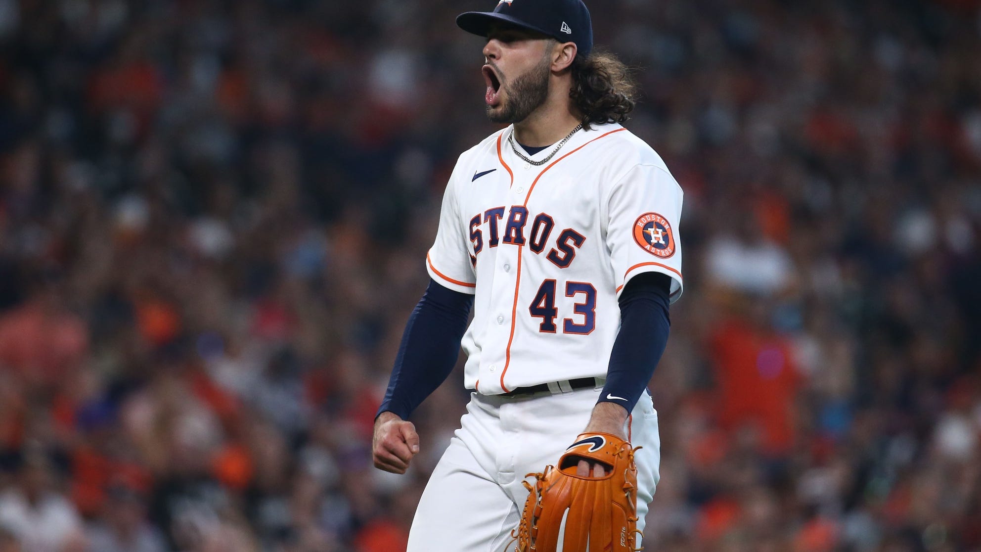 Astros' McCullers throws off mound before Sunday's game