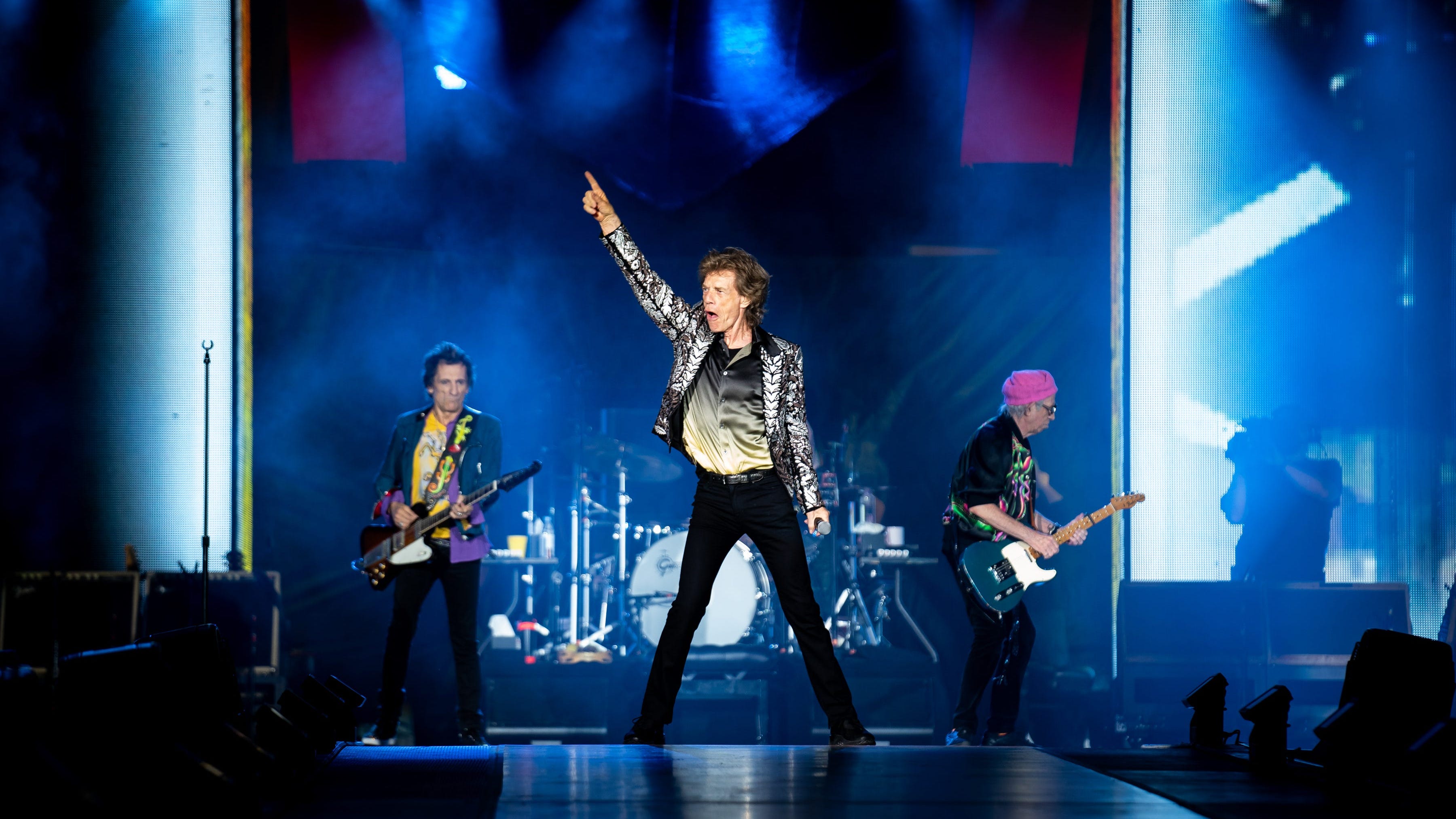 Mural unveiled to honor Rolling Stones' North Texas arrival