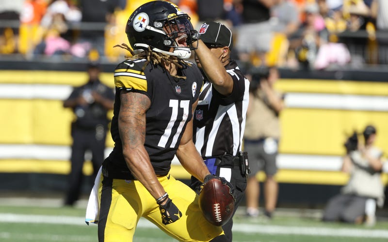 Pittsburgh Steelers wide receiver Chase Claypool (11) reacts after scoring a touchdown