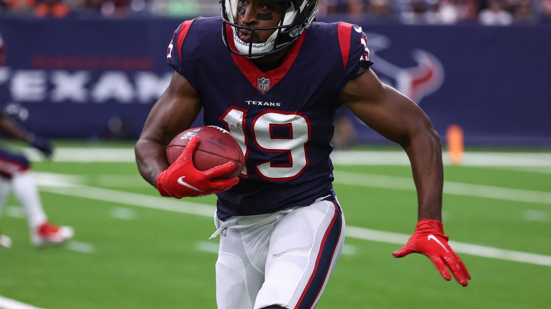 Texans cut return specialist Andre Roberts: report